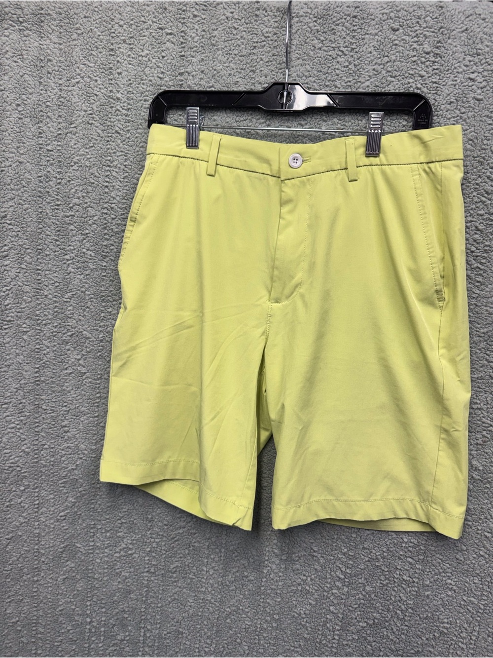 Attack Life by Greg Norman Men's Light Chartreuse Flat-Front Performance Shorts